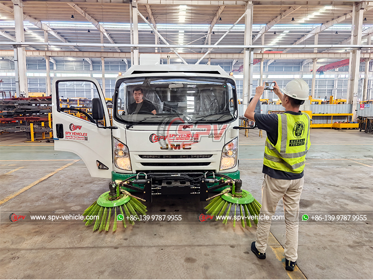 BV Inspector Testing JMC Debris Collection Truck